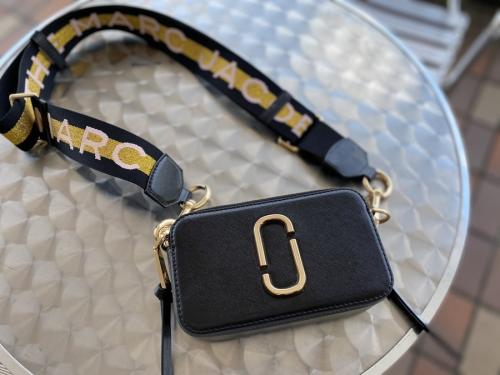 ショルダーバッグ　スナップショットのレデイース