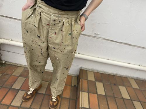 ニートのギザモールスキンベルトレスパンツ