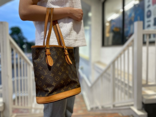 ラグジュアリーブランドのLOUIS VUITTON 　