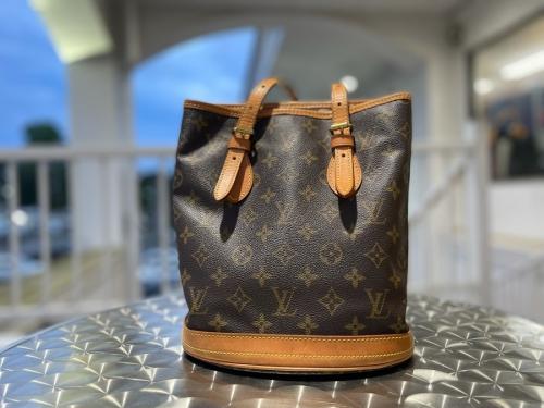 LOUIS VUITTON 　のルイ ヴィトン　