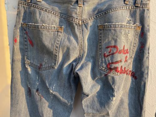 ペイント加工デニムパンツのメンズ