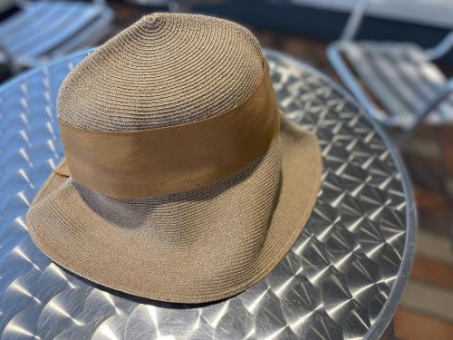 アシーナニューヨークのペーパーハット