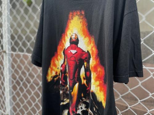 マーベルのアイアンマンプリントTシャツ
