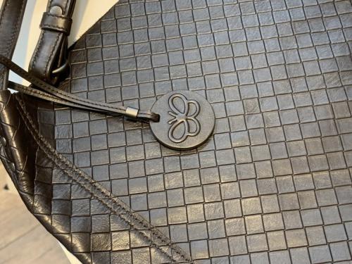 イントレッチオミラージュショルダーバッグのユニセックス