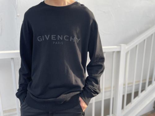 オーバーサイズスウェットのユニセックス