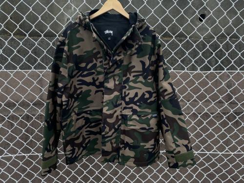 ステューシーのSHELL HOODED JACKET