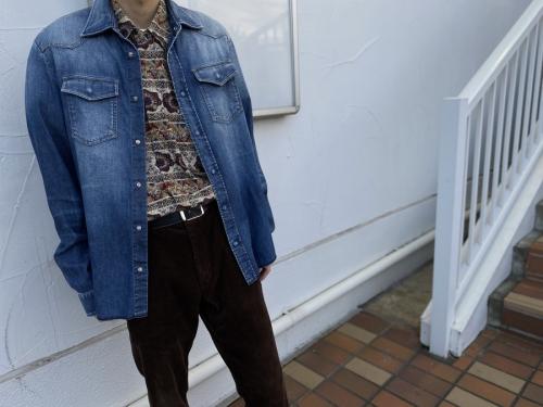 ウォッシュ加工デニムシャツのメンズ