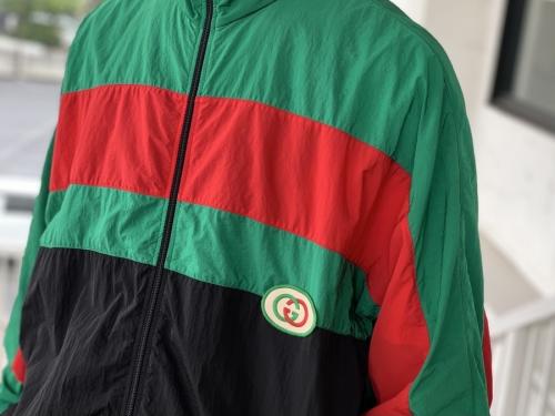 ナイロントラックジャケットのメンズ