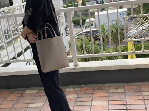 セリーヌのバーティカルレザートートバッグ