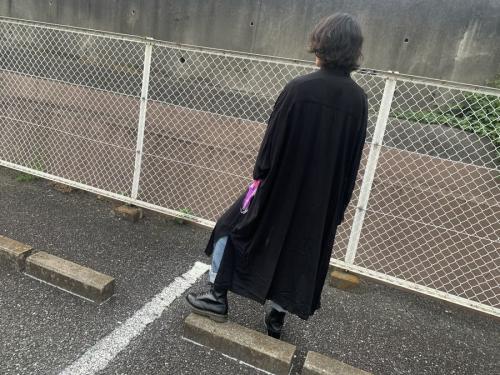 嵐と狂気と花一輪Print Shirtのメンズ