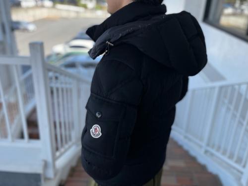 モンジュネーブルダウンジャケットのメンズ