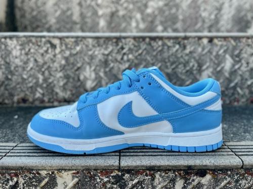 ナイキのダンクローレトロ