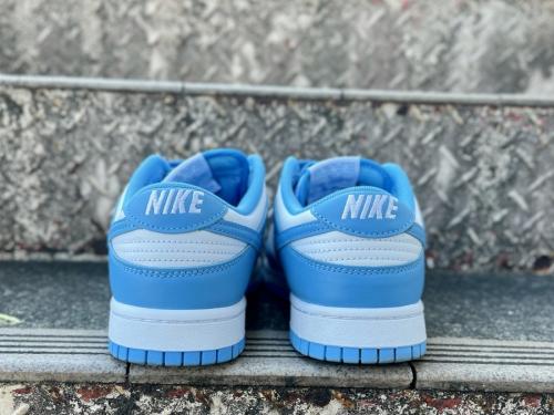 ダンクローレトロのユニバーシティーブルー