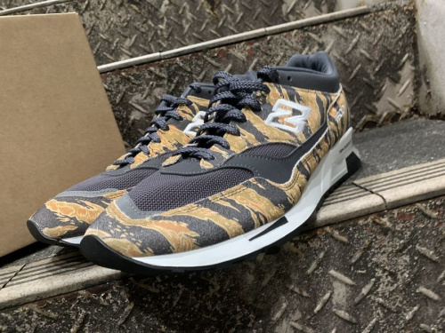 スニーカーのNEW BALANCE