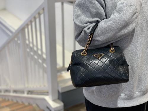 チェーンハンドルキルティングミニボストンのレデイース