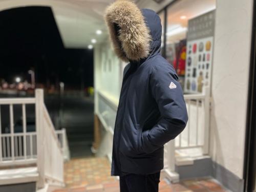 ラクーンファーダウンジャケットのメンズ