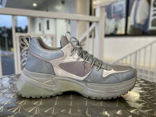 ランアウェイパルススニーカーのスニーカー　モノグラム