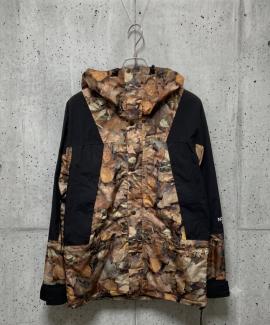 「コラボ・別注アイテムのSUPREME × THE NORTH FACE 」
