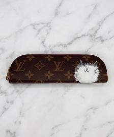 【LOUIS VUITTON / ルイ ヴィトン】グレースコディントン モノグラム ペンシル シャーロット ポーチ | 大人の遊び心をくすぐる洗練されたアートピース