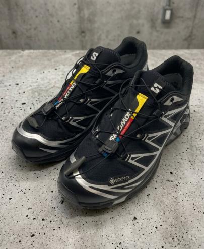 「スニーカーのSALOMON 」