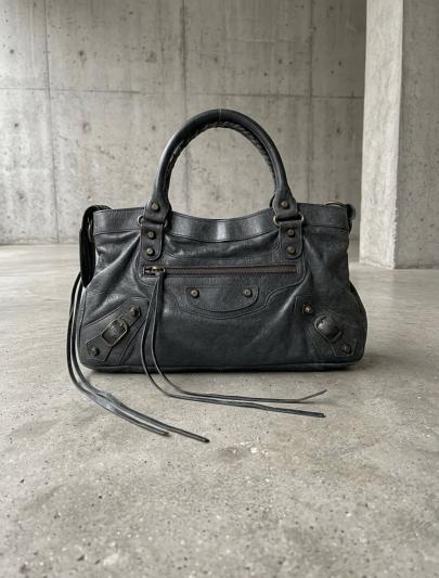 「ラグジュアリーブランドのBALENCIAGA 」