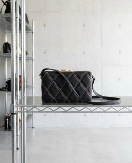 「ラグジュアリーブランドのTHOM BROWNE 」