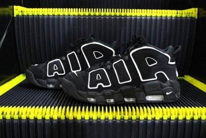 「NIKEのAIR 」