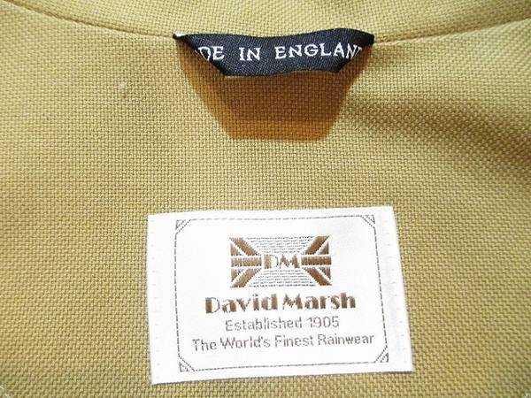 英国の老舗ブランドDavid Marsh(ﾃﾞｳﾞｨｯﾄﾏｰｼｭ)の春コートのご紹介です