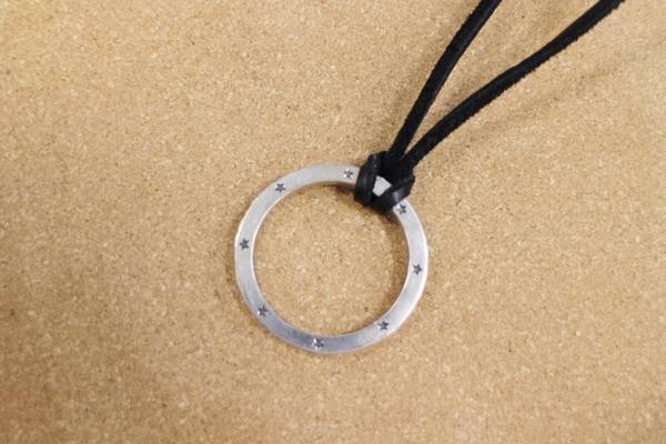 夏ファッションにアクセントを・・・。SUNSHINE REEVES
