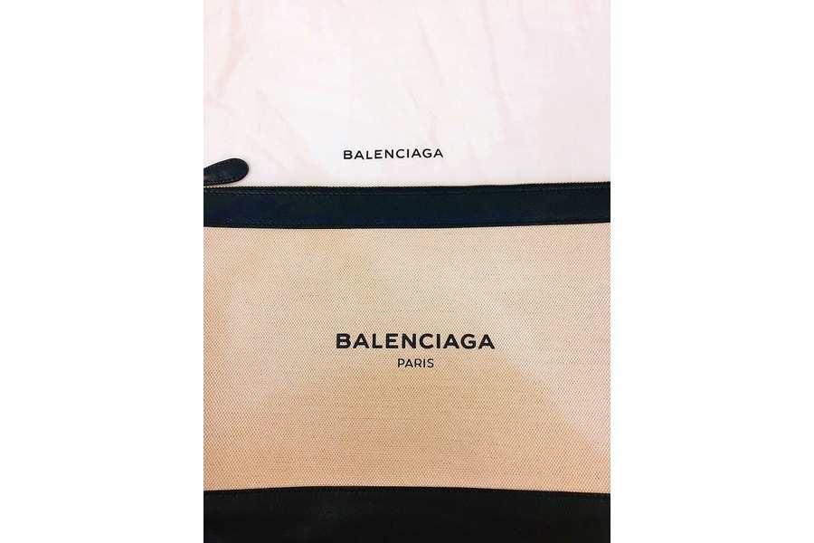 BALENCIAGA/バレンシアガ》ロゴ入り！シンプルでお洒落なクラッチ