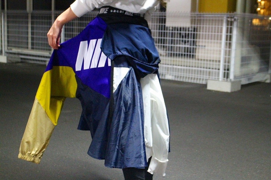 NIKE×sacai/ナイキ×サカイ】人気ブランドコラボ品、再構築スカートが