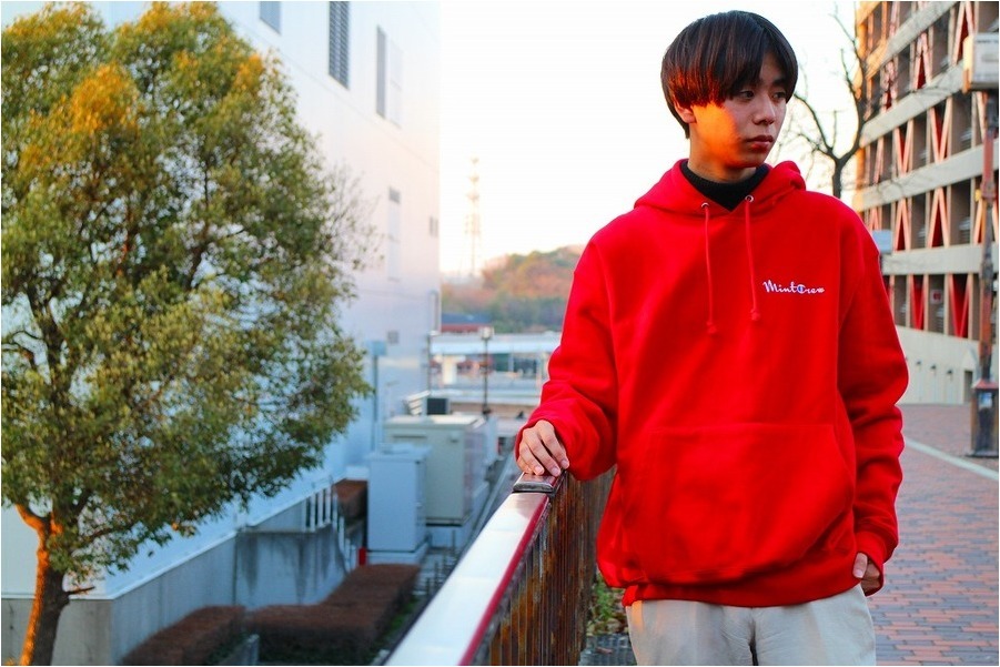 mintcrew champion ミントクルー チャンピオン パーカー XL MintCrew×Champion/ミントクルー×チャンピオン】人気のロゴパーカーの