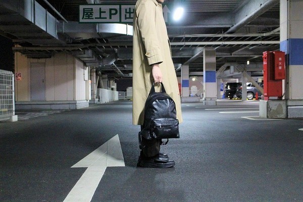 ラグジュアリーブランド【BALENCIAGA/バレンシアガ】より