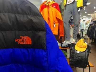 「アウトドアブランドのTHE NORTH FACE×BEAMS 」