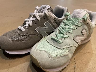 「スニーカーのNEW BALANCE 」