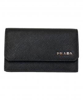 「ラグジュアリーブランドのPRADA 」