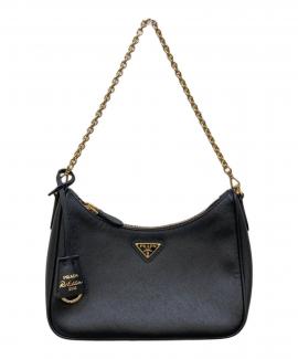 「ラグジュアリーブランドのPRADA 」