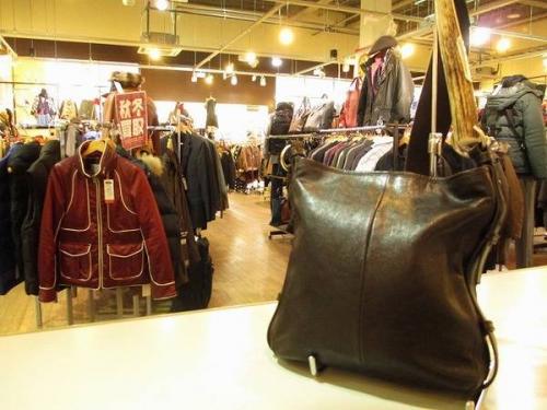 イヴサンローランのモンバサ