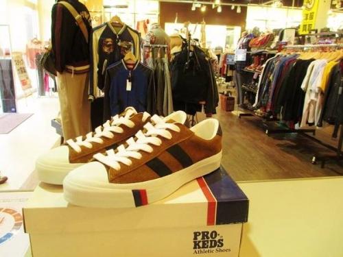 スニーカーのプロケッツ