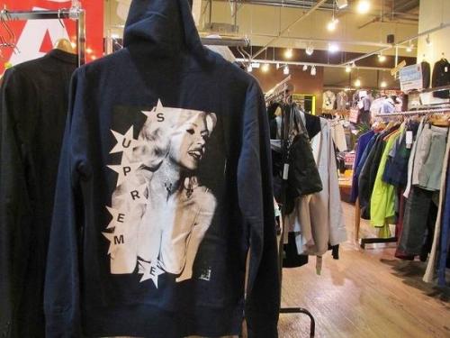 パーカーのシュプリーム