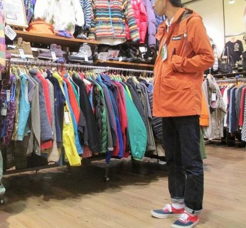 トップスのダウンジャケット