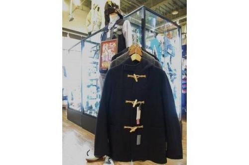 トップスのPコート