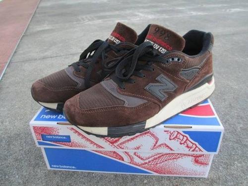 シューズ・バッグのスニーカー