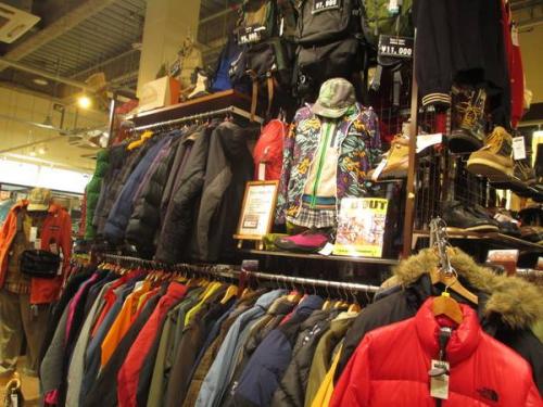 メンズのトップス