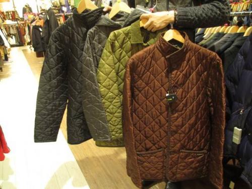 トップスのキルティングジャケット