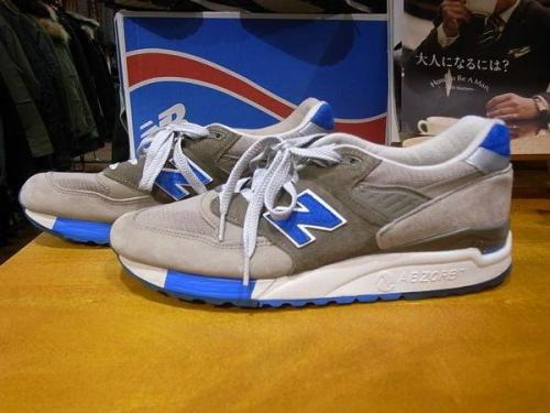 シューズ・バッグのスニーカー