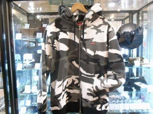 パーカーのシュプリーム