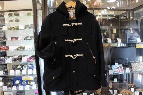 トップスのダッフルコート