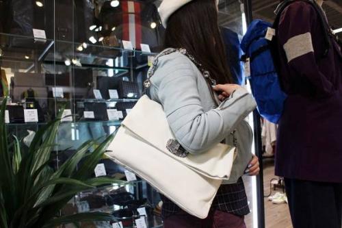 シューズ・バッグのクラッチバッグ