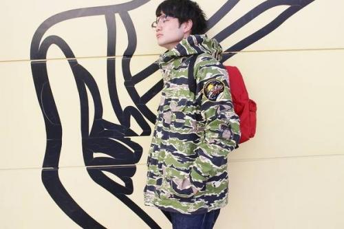 メンズのトップス